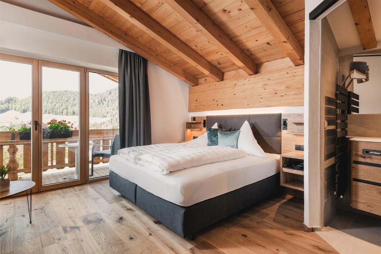 Hotel Garni Hubertushof Fiss Bagian luar foto