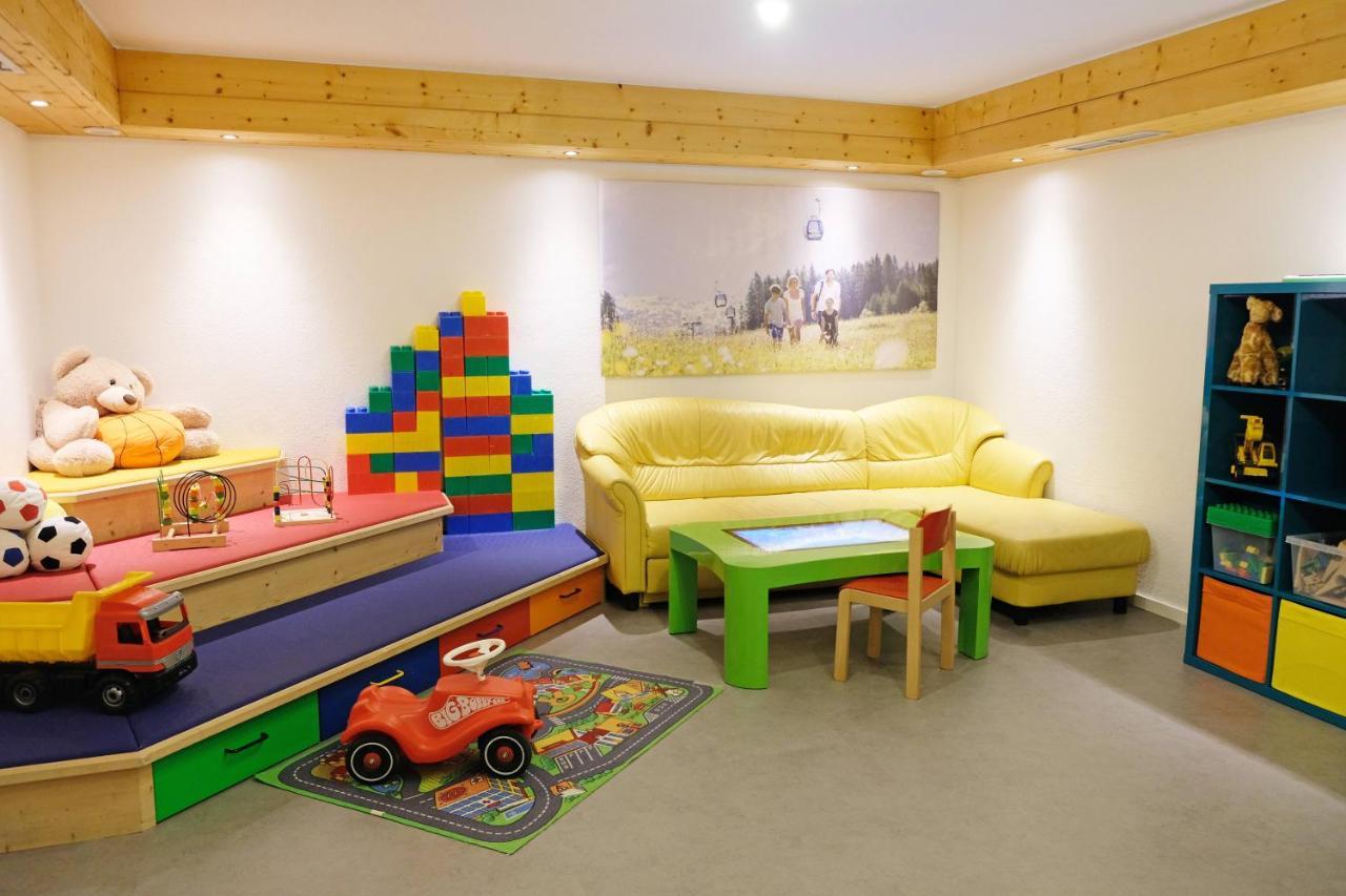 Hotel Garni Hubertushof Fiss Bagian luar foto