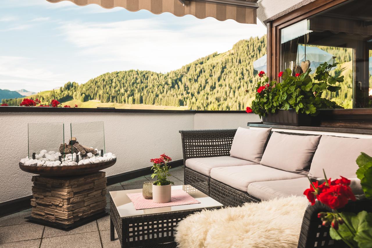Hotel Garni Hubertushof Fiss Bagian luar foto